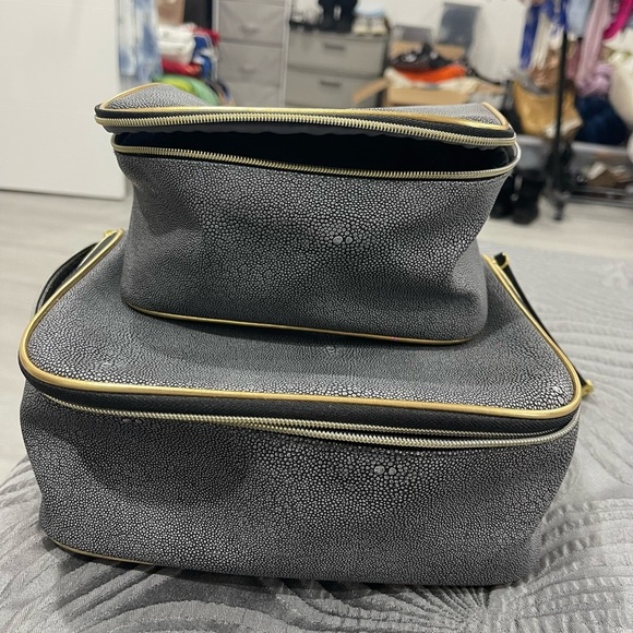 Estée Lauder Two New Make up Bags from Estée Lauder - Picture 1 of 7